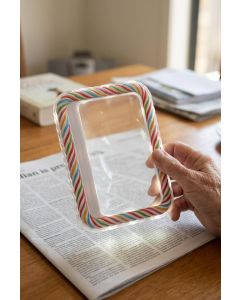 Illuminated Magnifier 