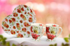 Poppies Mug Set & Heart Shaped Gift Box 